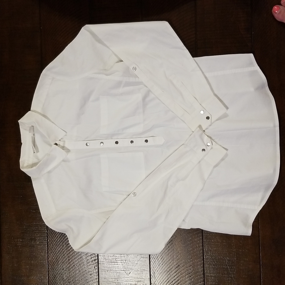 🌺New York and Company Long Sleeve White Shirt